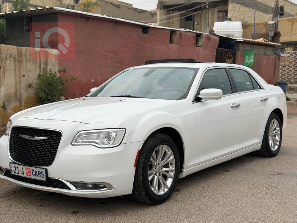 کرایسلەر 300